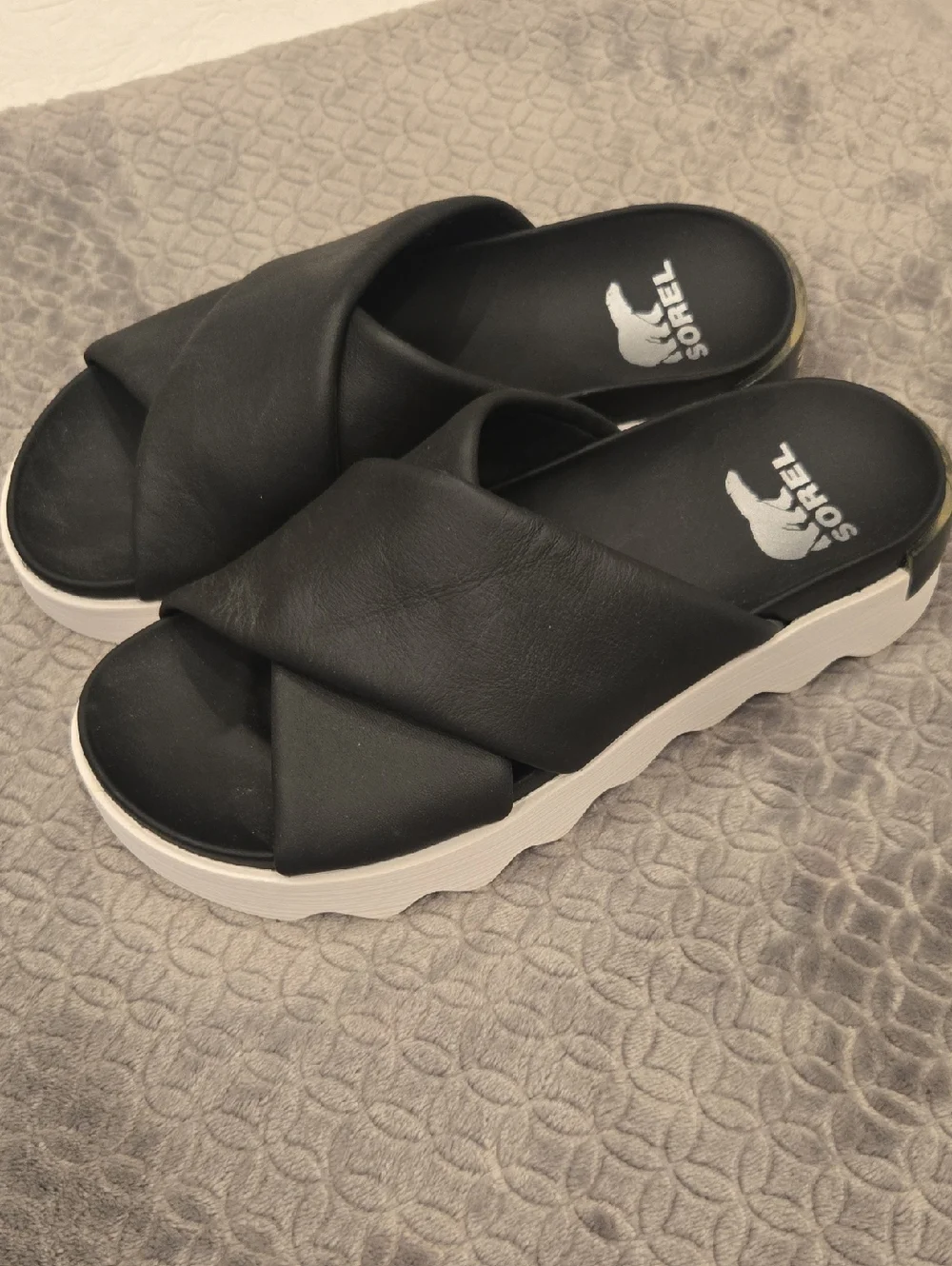 Women's Sorel Black Vibe Crisscross Platform Slide Sandals NEW Size 7.5 - Picture 1 of 4